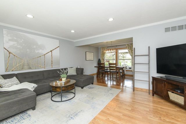 17900 Continental DRIVE, Brookfield, WI 53045