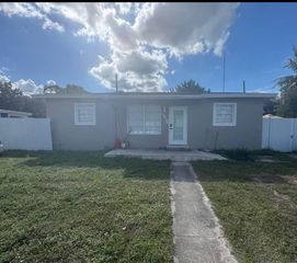 4628 SW 32nd Drive, West Park, FL 33023