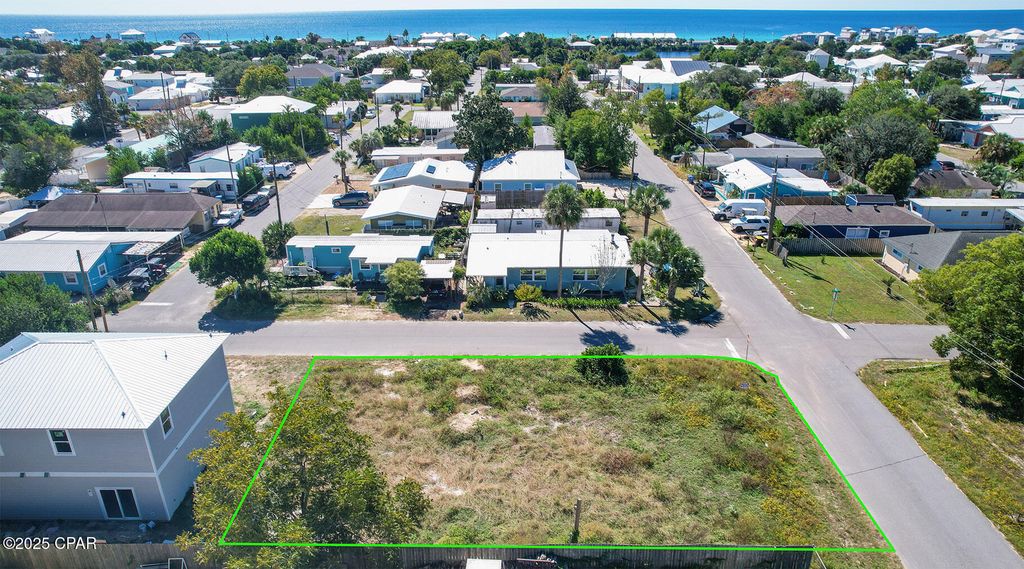 Image 3 of property listing at 326 Lake Place, Panama City Beach, FL 32413