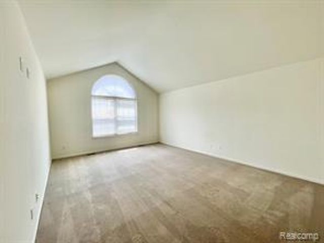 3195 Camden Drive, Troy, MI 48084