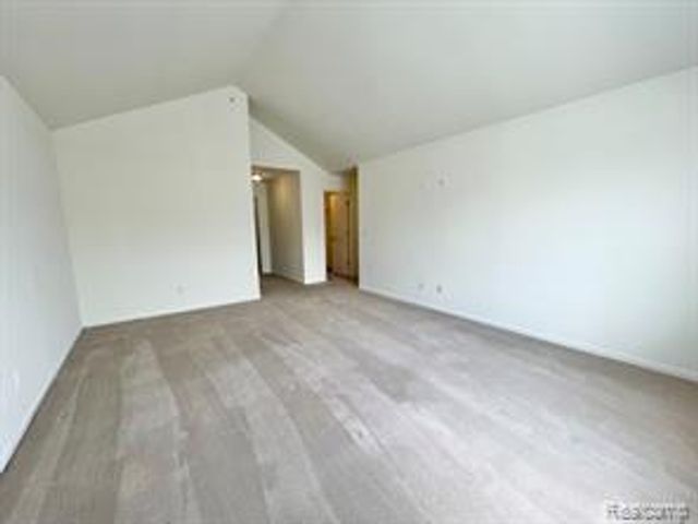 3195 Camden Drive, Troy, MI 48084