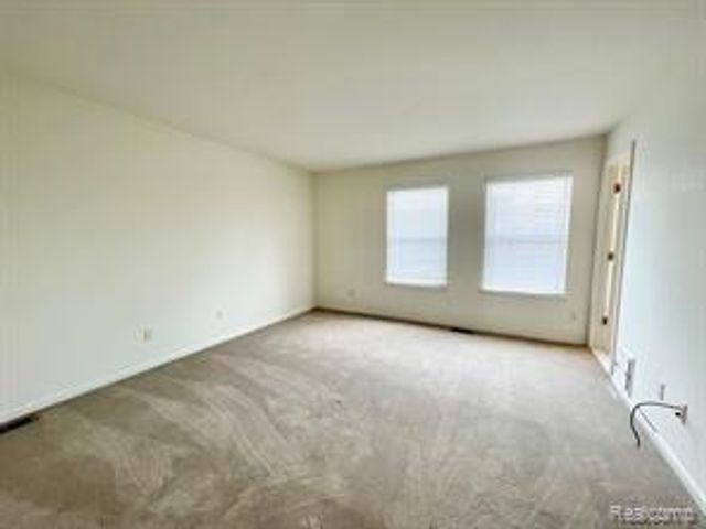 3195 Camden Drive, Troy, MI 48084