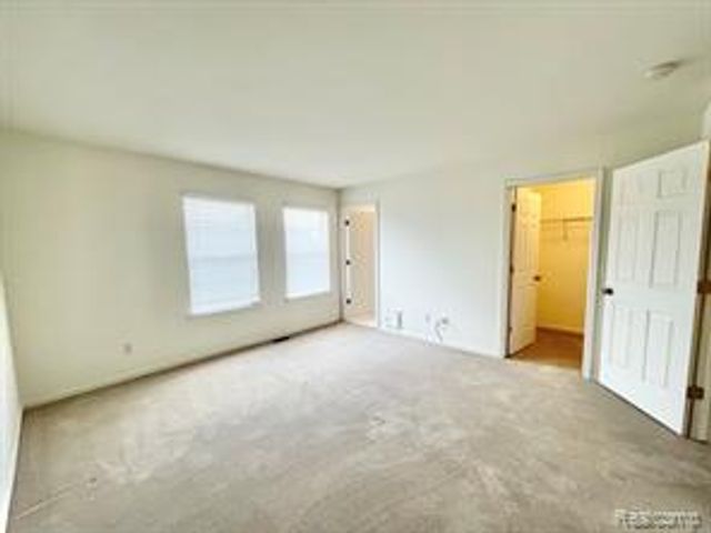 3195 Camden Drive, Troy, MI 48084