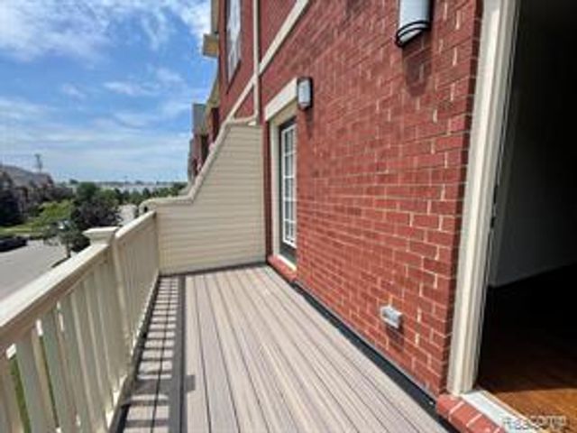 3195 Camden Drive, Troy, MI 48084
