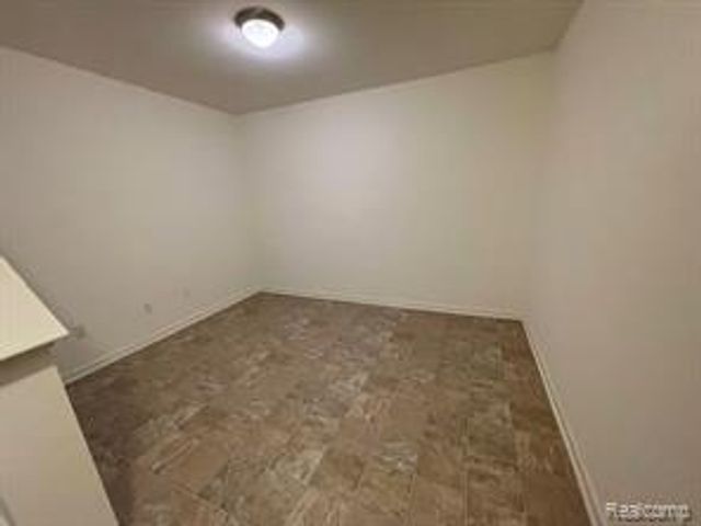 3195 Camden Drive, Troy, MI 48084
