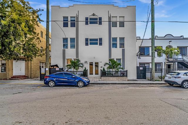 1142 SW 4th Street 4, Miami, FL 33130