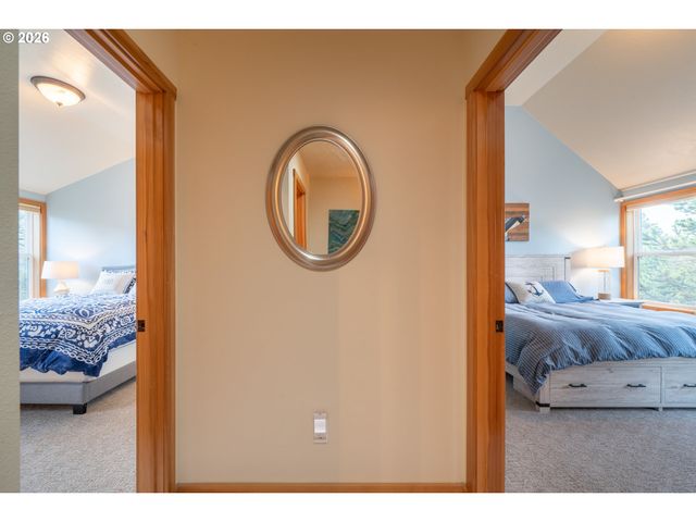 5902 BAREFOOT Ln, Pacific City, OR 97135