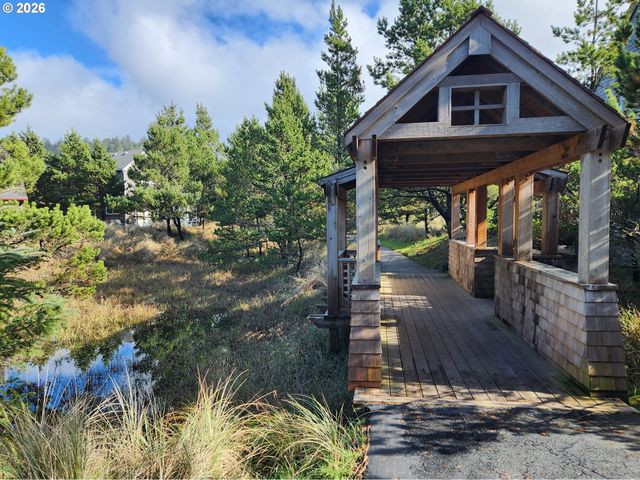 5902 BAREFOOT Ln, Pacific City, OR 97135