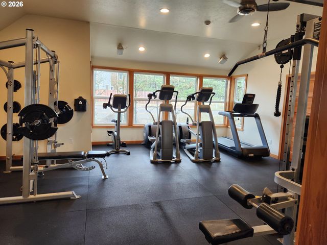 5902 BAREFOOT Ln, Pacific City, OR 97135