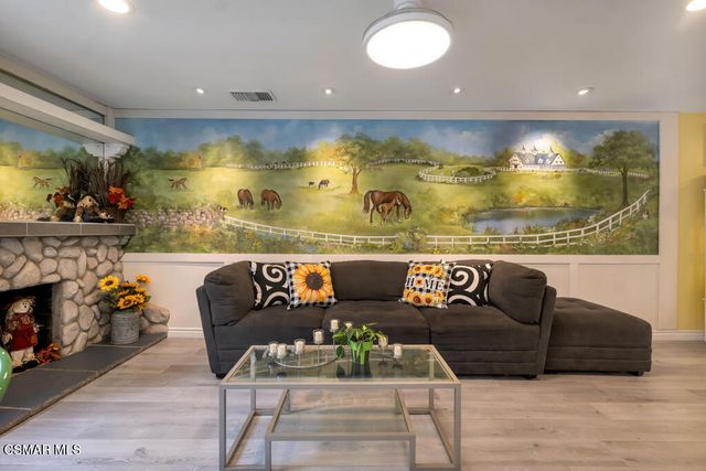 1306 Nonchalant Drive, Simi Valley, CA 93065