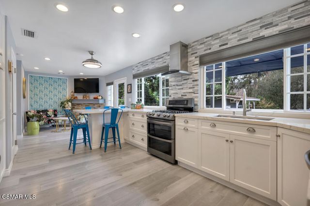 1306 Nonchalant Drive, Simi Valley, CA 93065
