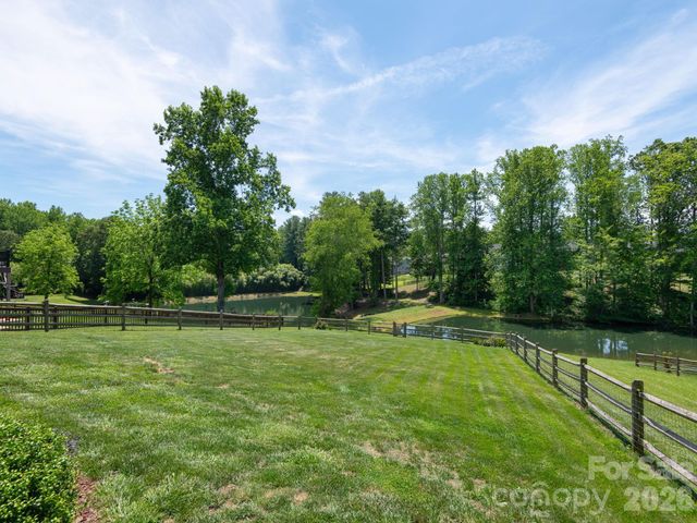4 Farm Pond Lane, Candler, NC 28715