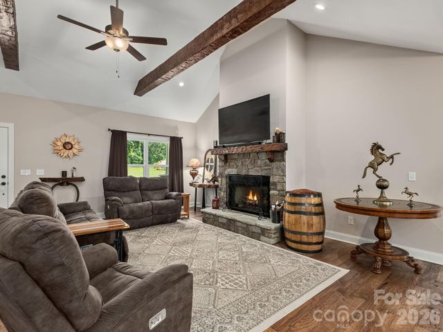 4 Farm Pond Lane, Candler, NC 28715