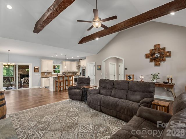 4 Farm Pond Lane, Candler, NC 28715