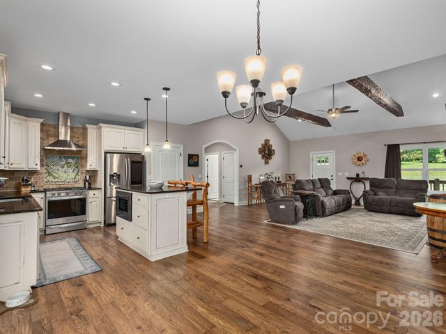 4 Farm Pond Lane, Candler, NC 28715