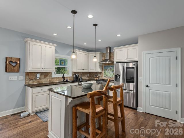 4 Farm Pond Lane, Candler, NC 28715