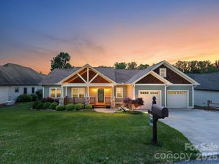 4 Farm Pond Lane, Candler, NC 28715