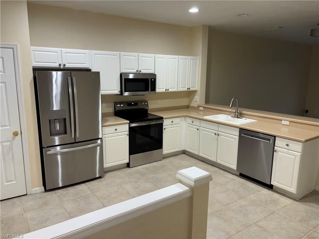 8271 Village Edge CIR 5, FORT MYERS, FL 33919 — photo 5