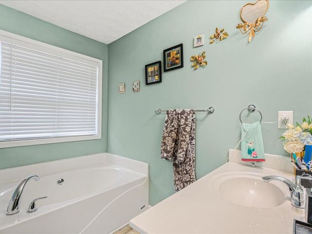 402 Arbor SW Circle, Monroe, GA 30656