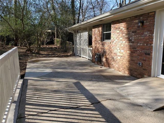 318 Lynnwood Drive, Woodstock, GA 30188