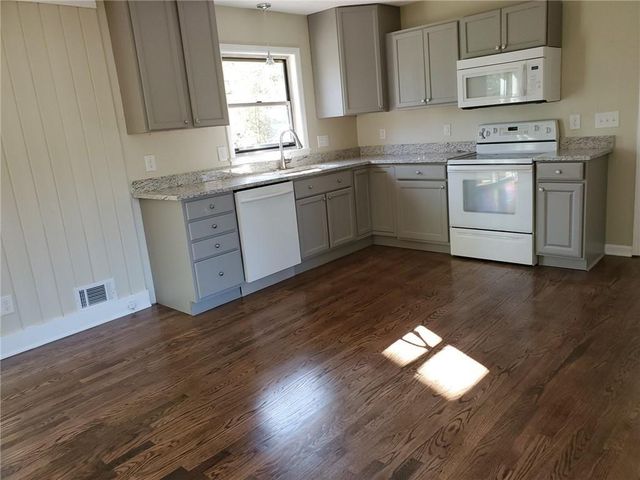 318 Lynnwood Drive, Woodstock, GA 30188