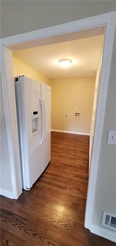 318 Lynnwood Drive, Woodstock, GA 30188