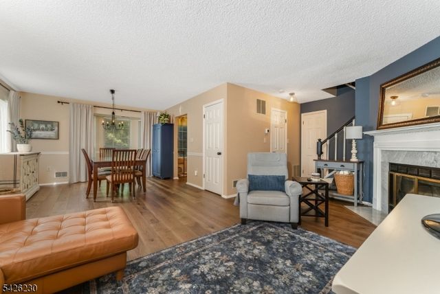 1501 Longley Ct Ondo, Branchburg Twp., NJ 08876