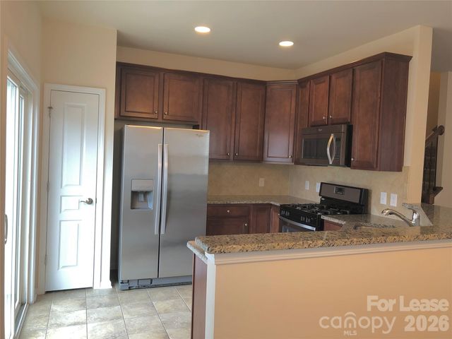 6032 Carrollton Lane, Charlotte, NC 28210