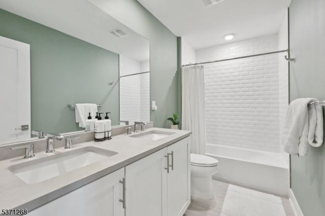 53 Cranberry Ln, Montvale Boro, NJ 07645