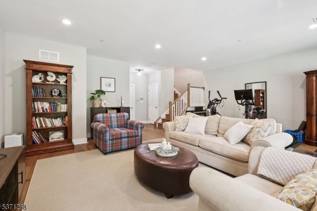 53 Cranberry Ln, Montvale Boro, NJ 07645