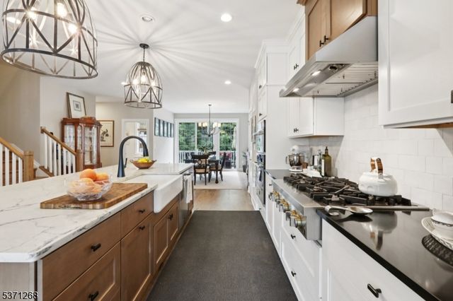 53 Cranberry Ln, Montvale Boro, NJ 07645