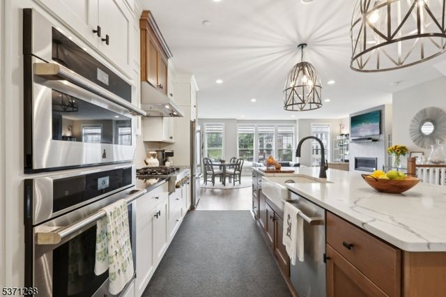 53 Cranberry Ln, Montvale Boro, NJ 07645