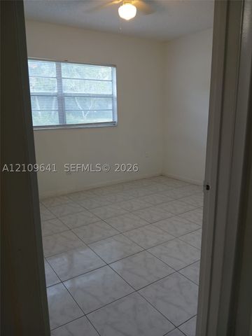 4108 NW 88th Ave 4, Coral Springs, FL 33065