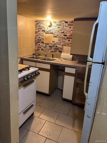 6058 Harrell Street, Detroit, MI 48213