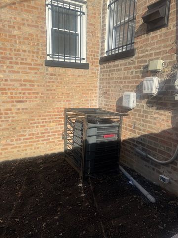 9144 S Dobson Avenue, Chicago, IL 60619