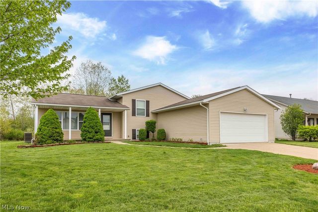 704 Black Bear Run, Lagrange, OH 44050