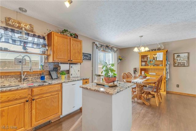 704 Black Bear Run, Lagrange, OH 44050