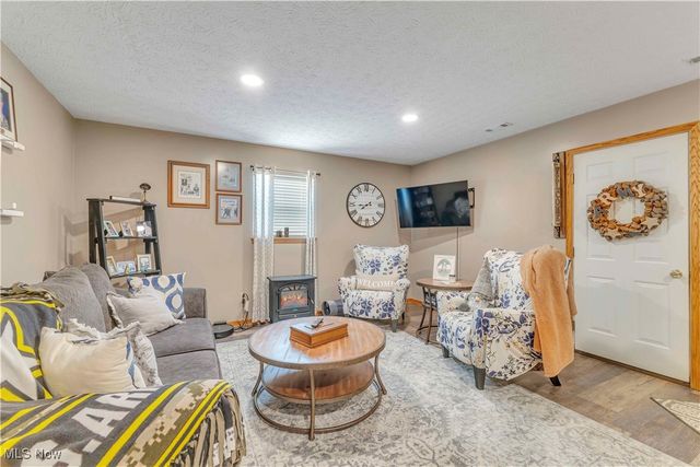 704 Black Bear Run, Lagrange, OH 44050