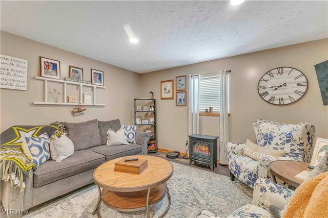 704 Black Bear Run, Lagrange, OH 44050