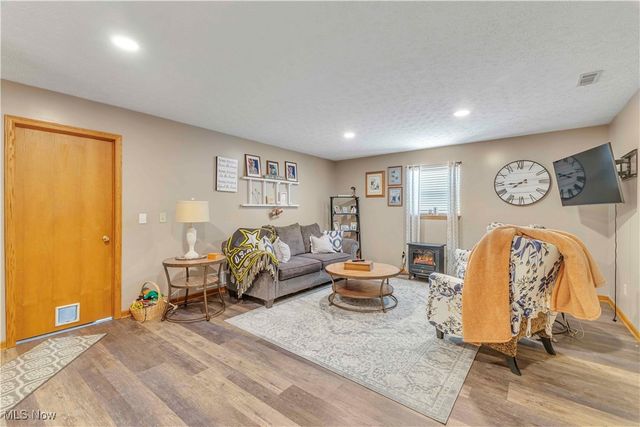704 Black Bear Run, Lagrange, OH 44050