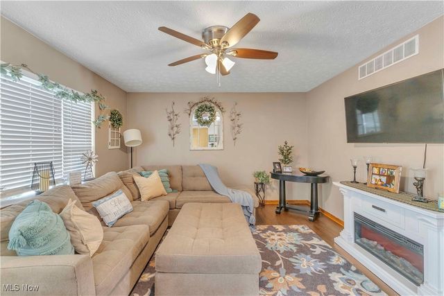 704 Black Bear Run, Lagrange, OH 44050