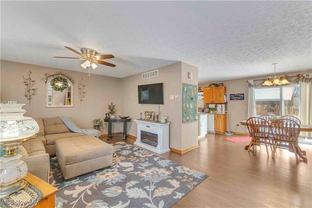 704 Black Bear Run, Lagrange, OH 44050