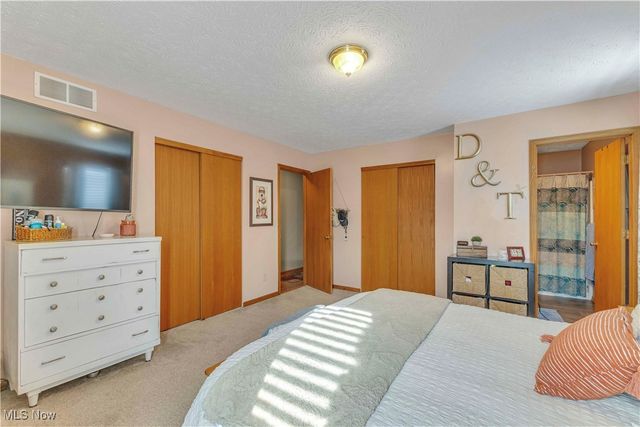 704 Black Bear Run, Lagrange, OH 44050