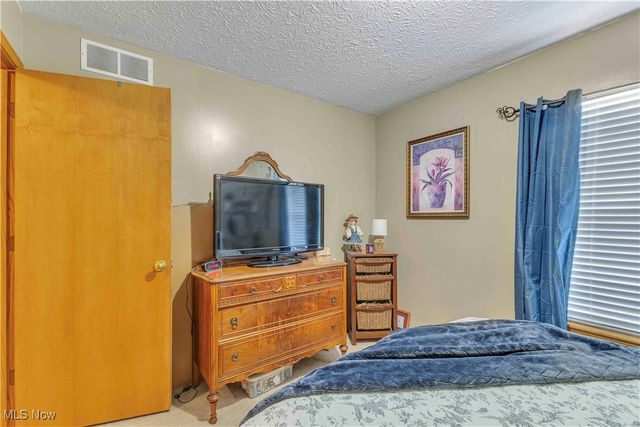 704 Black Bear Run, Lagrange, OH 44050