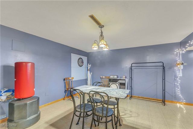 704 Black Bear Run, Lagrange, OH 44050