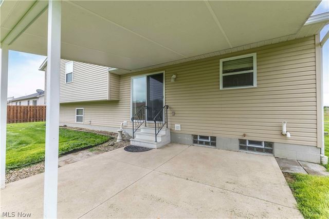 704 Black Bear Run, Lagrange, OH 44050