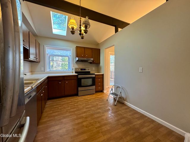 3 Dorsman Drive, Clifton Park, NY 12065