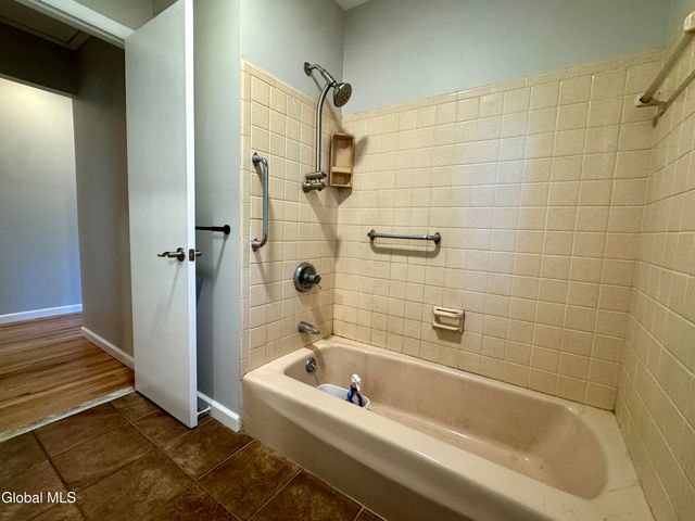 3 Dorsman Drive, Clifton Park, NY 12065