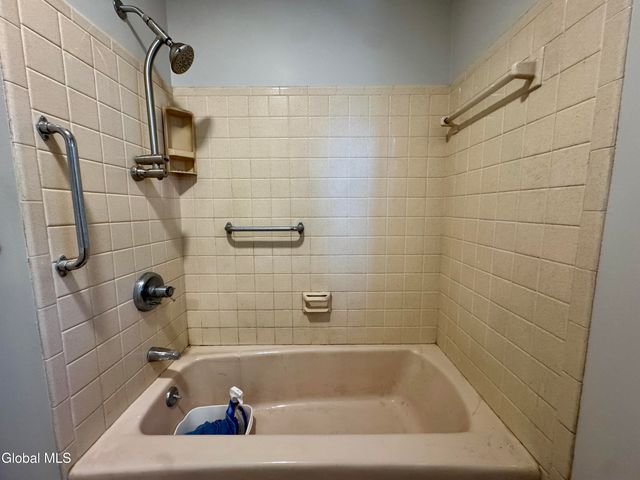 3 Dorsman Drive, Clifton Park, NY 12065