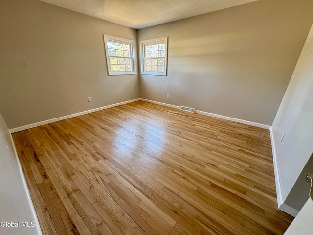 3 Dorsman Drive, Clifton Park, NY 12065